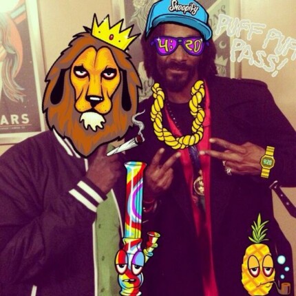 Snoop Lion Rasta Bong Sticker